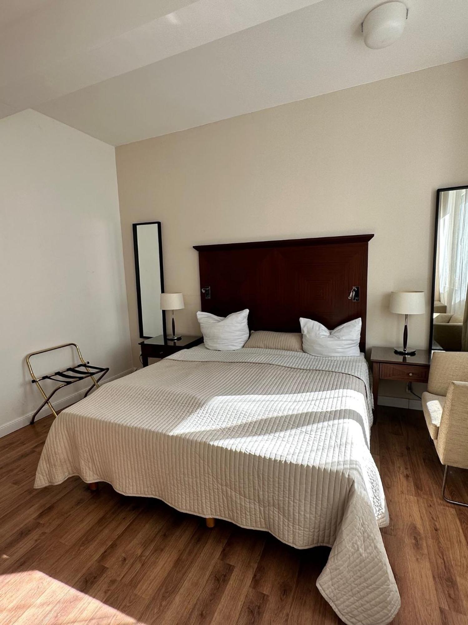 Park Apart Hotel Gatower Str. เบอร์ลิน ภายนอก รูปภาพ